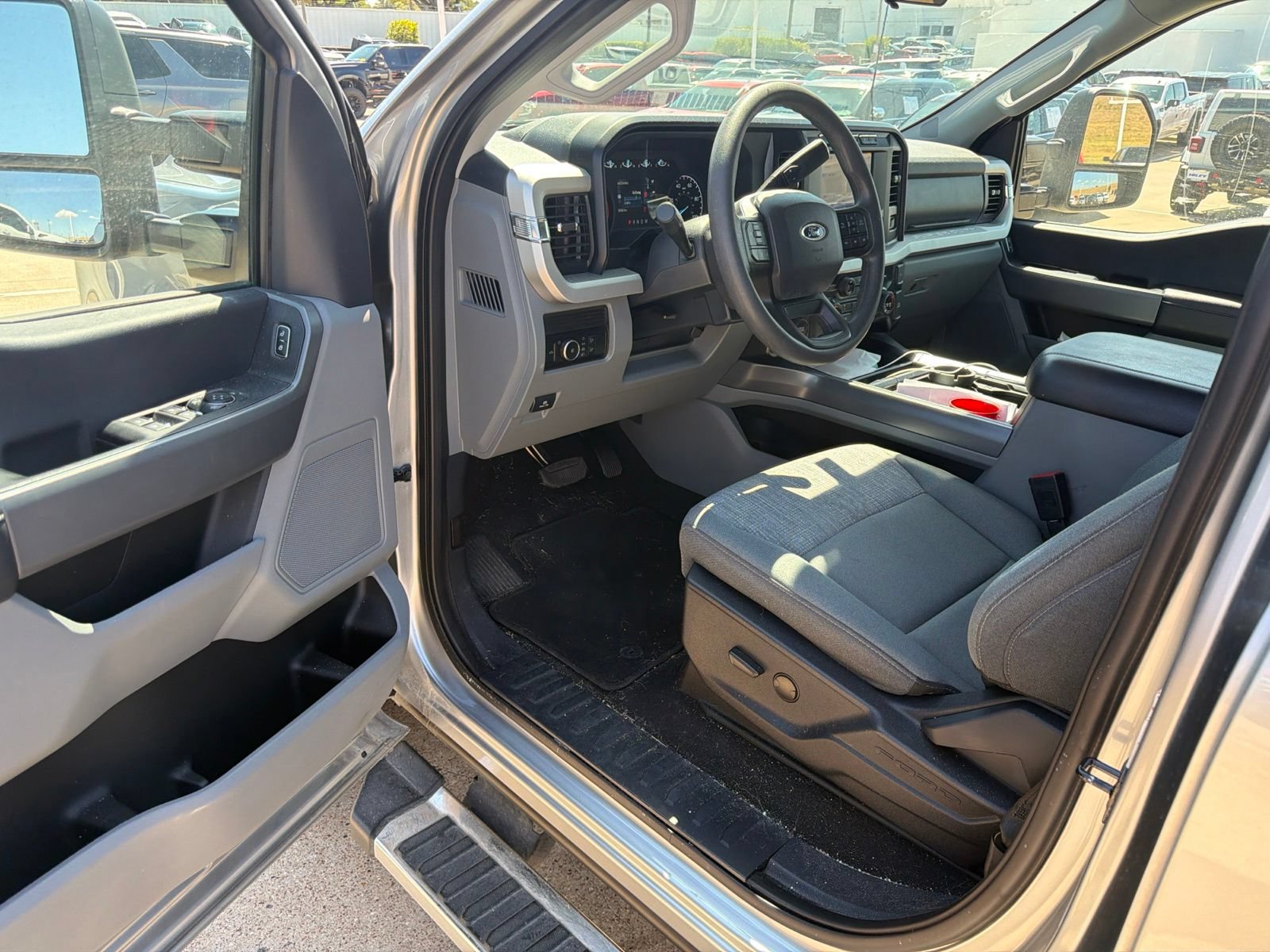 Used 2024 Ford F250 XLT w/ FX4 Off-Road Package AWD/4WD image 11