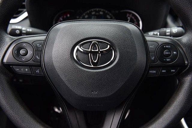 Used 2025 Toyota RAV4 XLE image 18