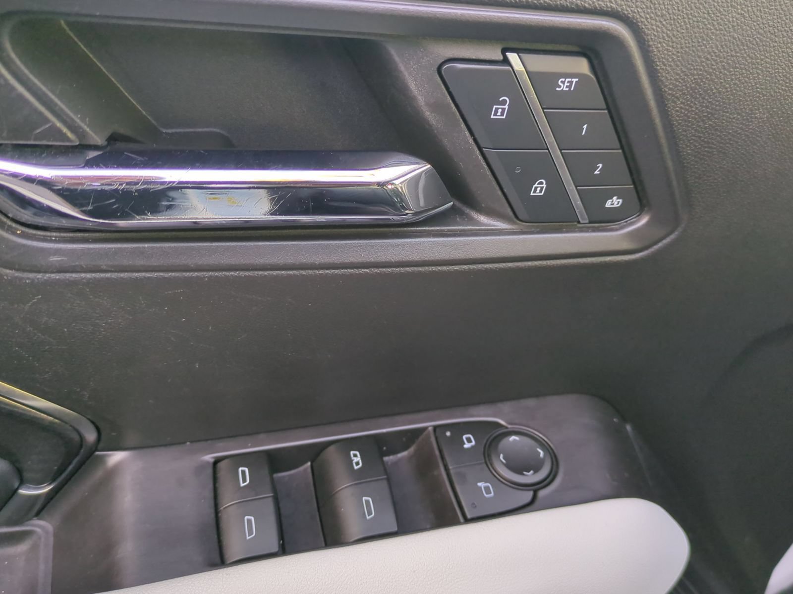 Used 2023 GMC Canyon AT4X AWD/4WD image 13