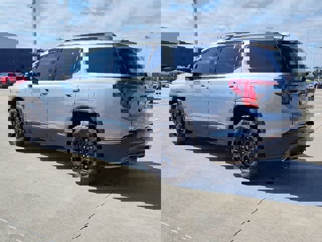 Used 2022 GMC Acadia AT4 w/ Preferred Package image 4