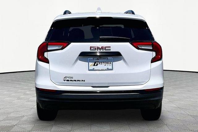 Used 2024 GMC Terrain SLE w/ Driver Convenience Package FWD image 6