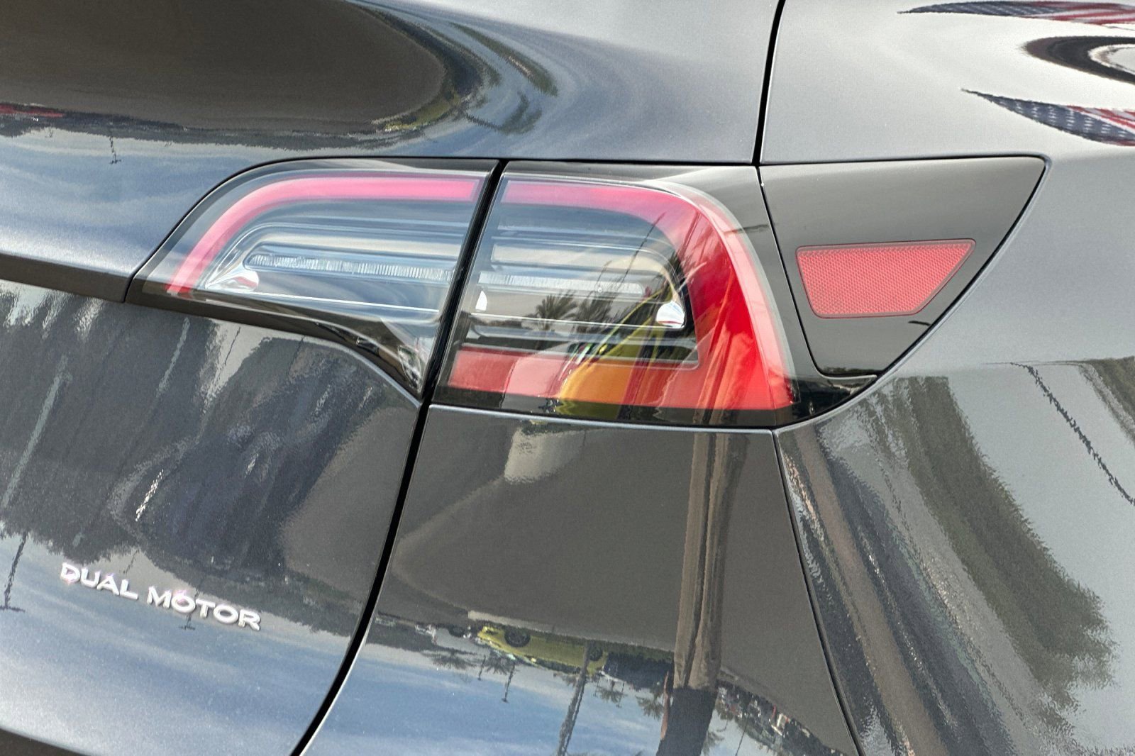 Used 2025 Tesla Model Y Long Range image 36