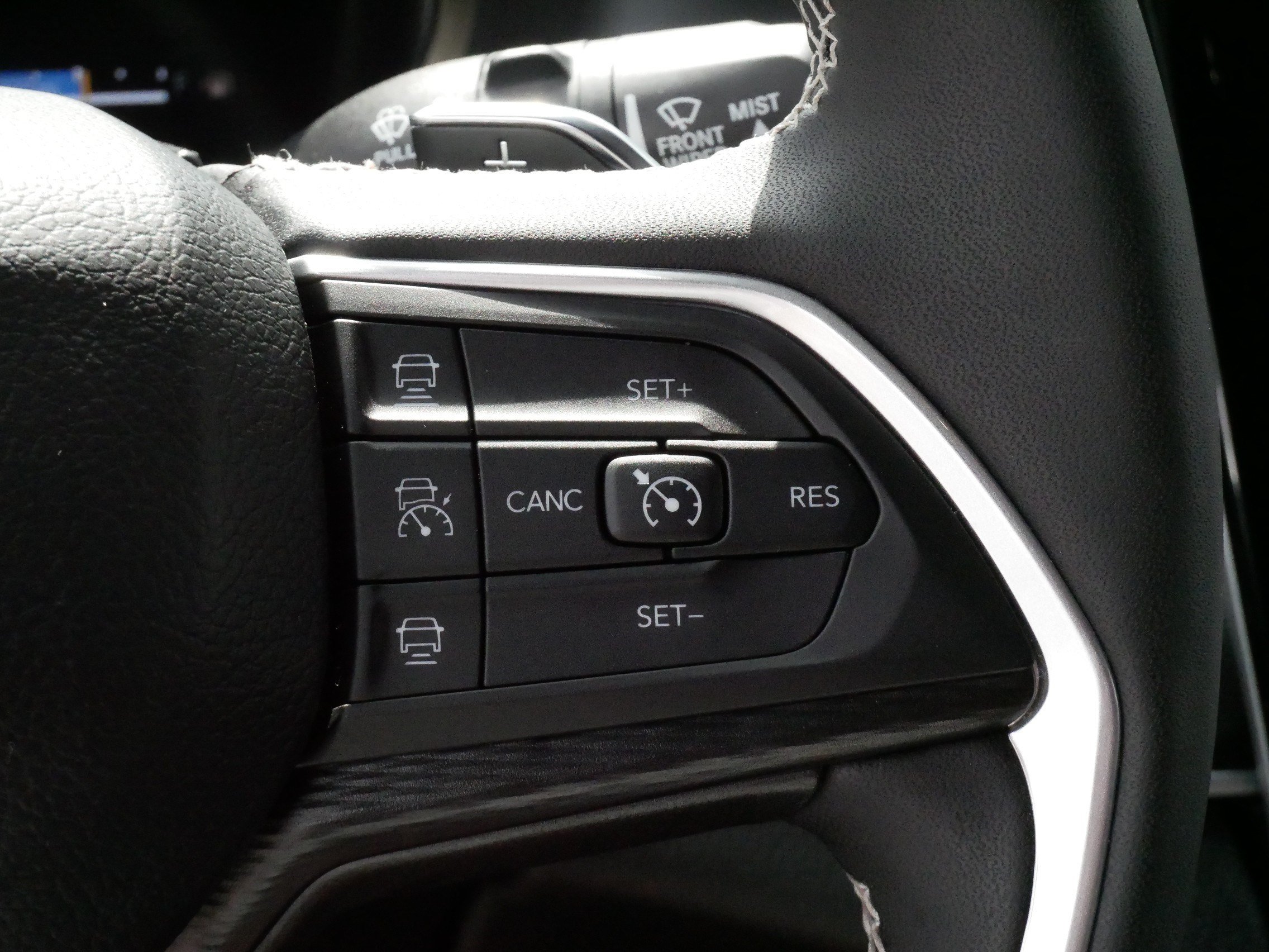 Used 2025 Jeep Grand Cherokee L Altitude AWD/4WD image 25