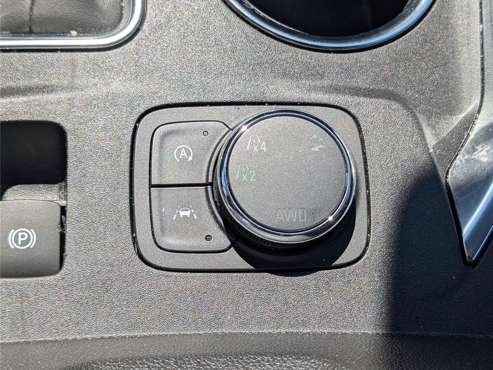 Used 2023 Chevrolet Traverse LS AWD/4WD image 25