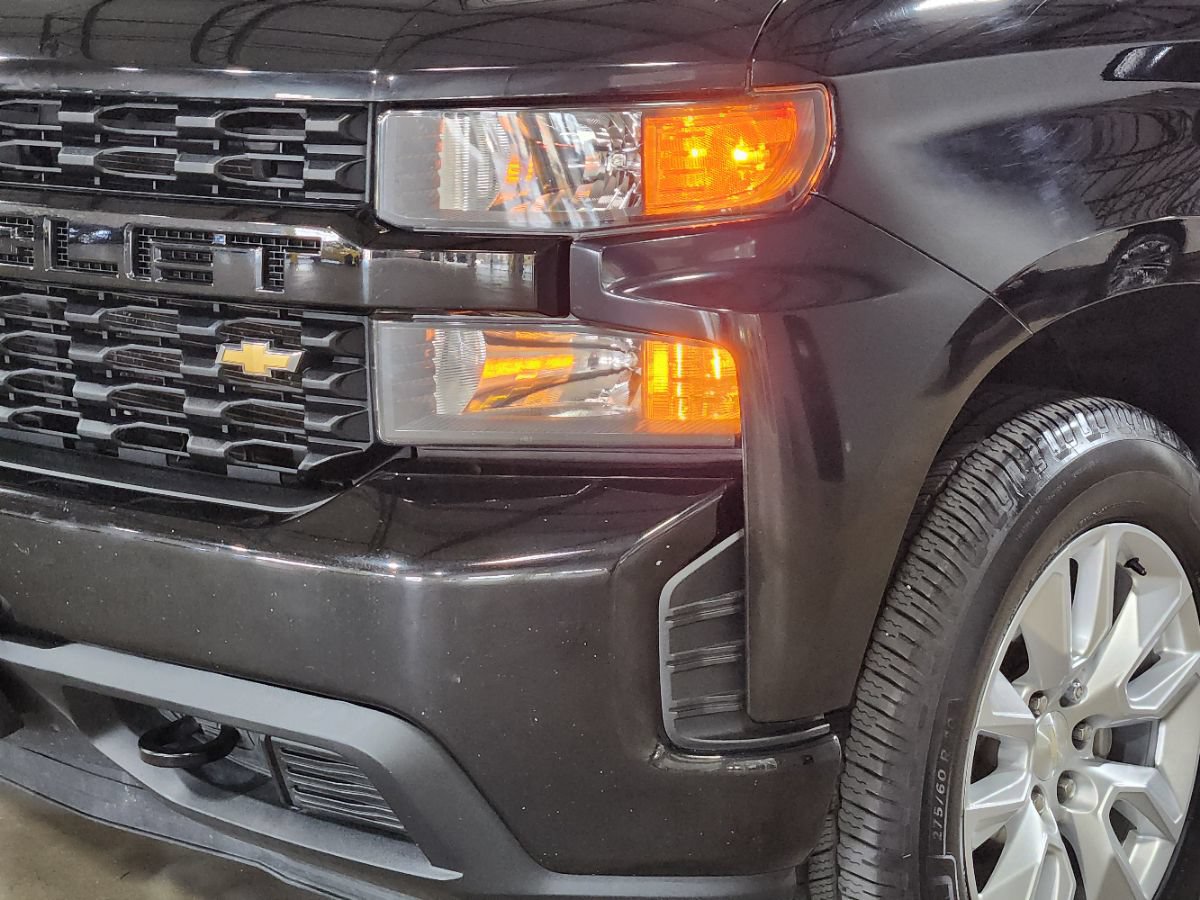 Used 2020 Chevrolet Silverado 1500 Custom w/ Infotainment Package RWD image 13