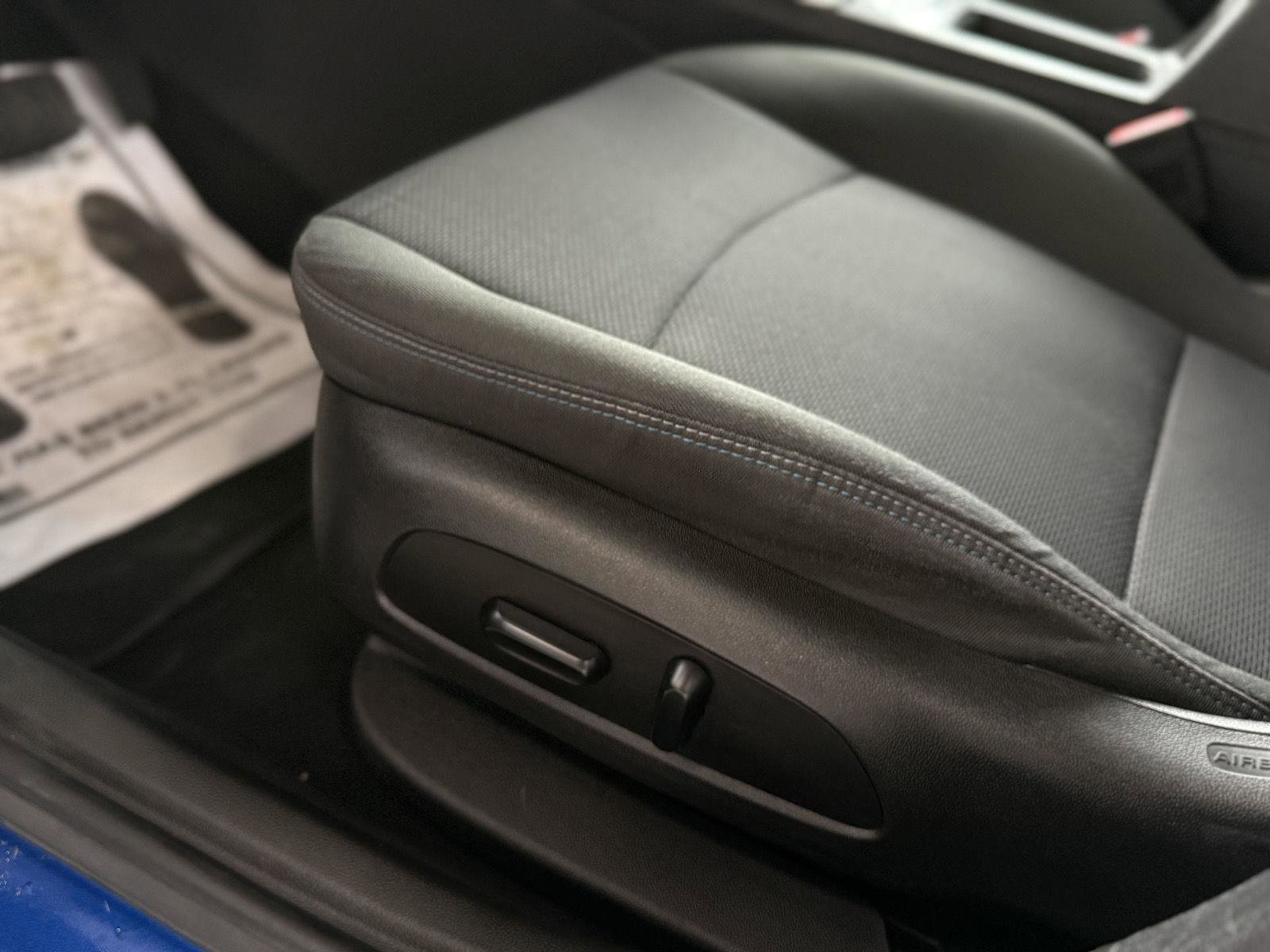 Used 2018 Chevrolet Cruze LT w/ Convenience Package image 15