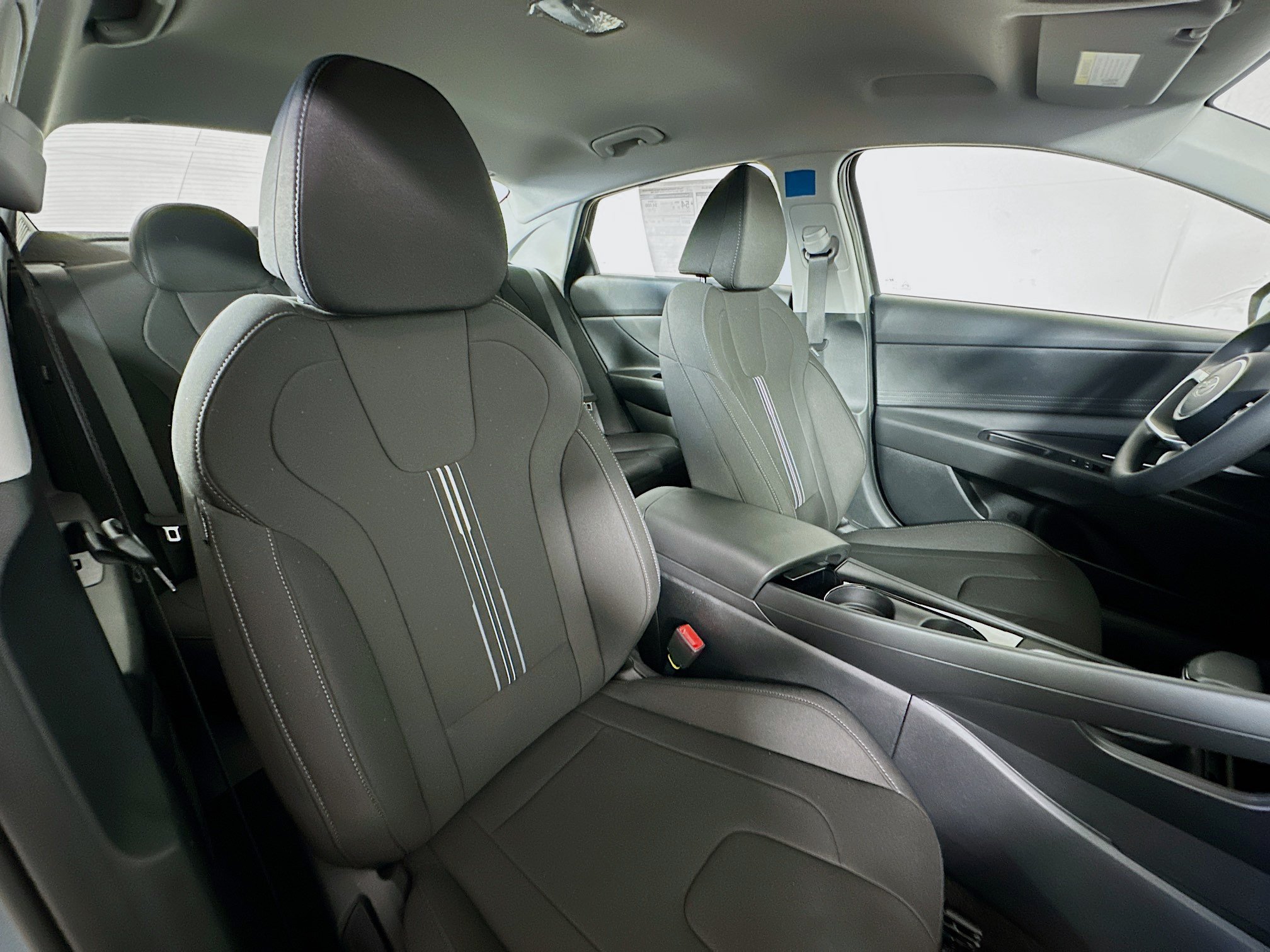 New 2026 Hyundai Elantra Hybrid FWD image 25