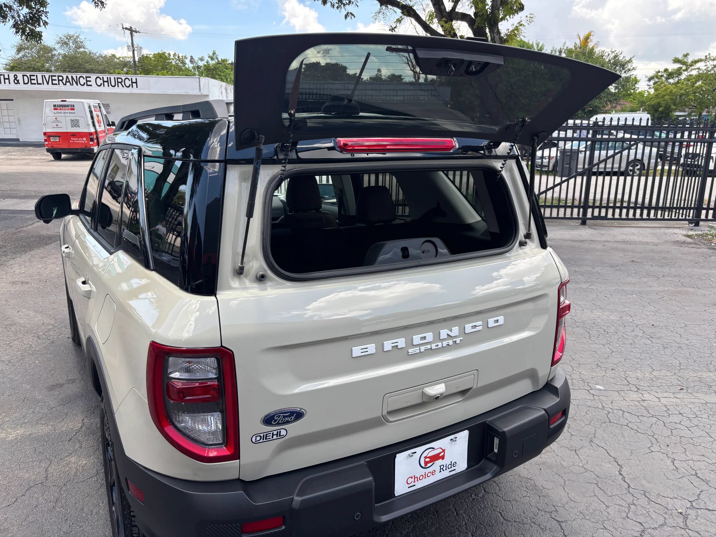 Used 2025 Ford Bronco Sport Outer Banks w/ Outer Banks Tech Package+ AWD/4WD image 31