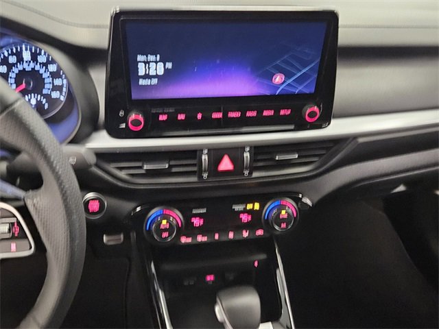 Used 2024 Kia Forte GT-Line w/ GT-Line Premium Package image 17