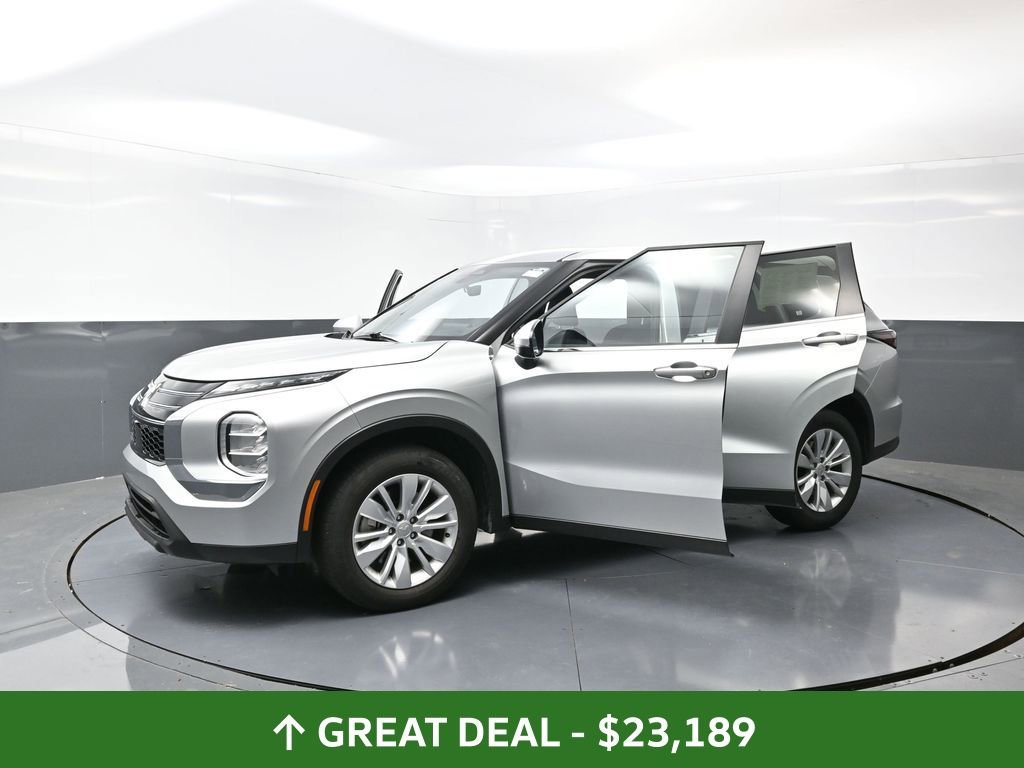 Used 2025 Mitsubishi Outlander ES image 56