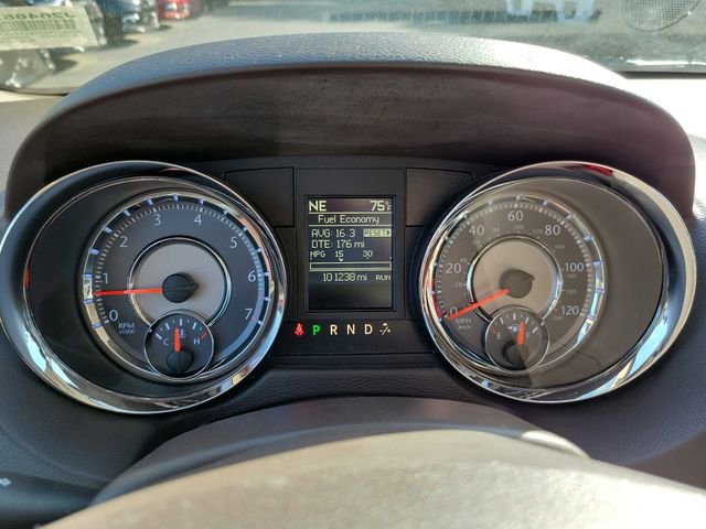 Certified 2016 Chrysler Town & Country Touring w/ Driver Convenience Group image 20