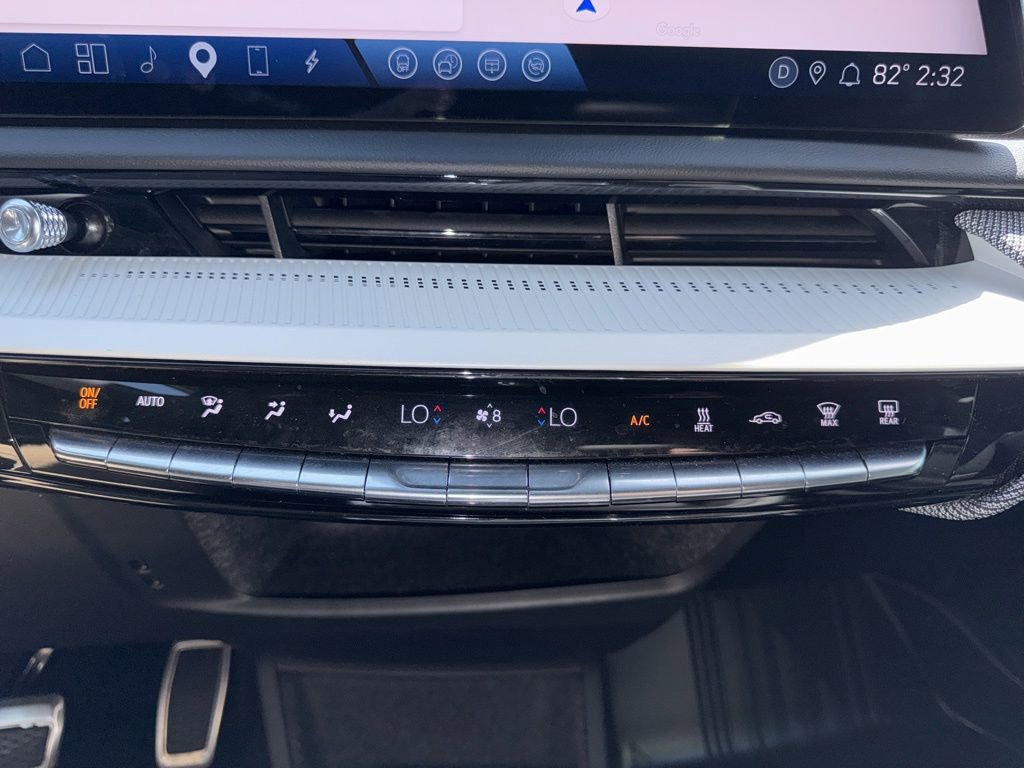 Used 2025 Cadillac Optiq Sport 2 w/ LPO, Floor Liner Package AWD/4WD image 21