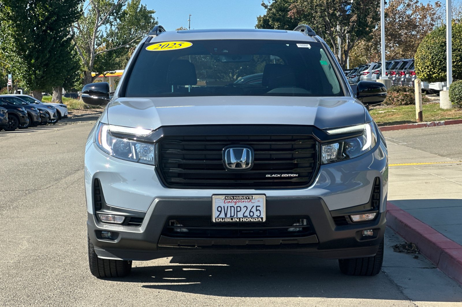 Certified 2025 Honda Passport Black Edition image 9