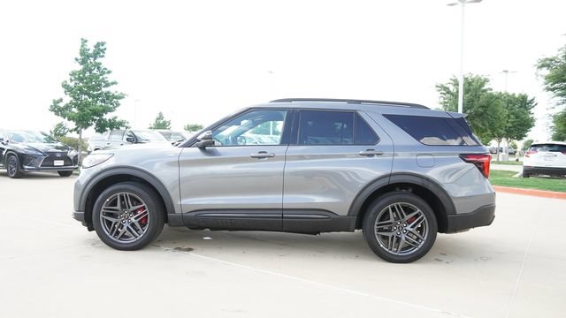 Used 2025 Ford Explorer ST-Line w/ ST-Line Street Pack AWD/4WD image 6