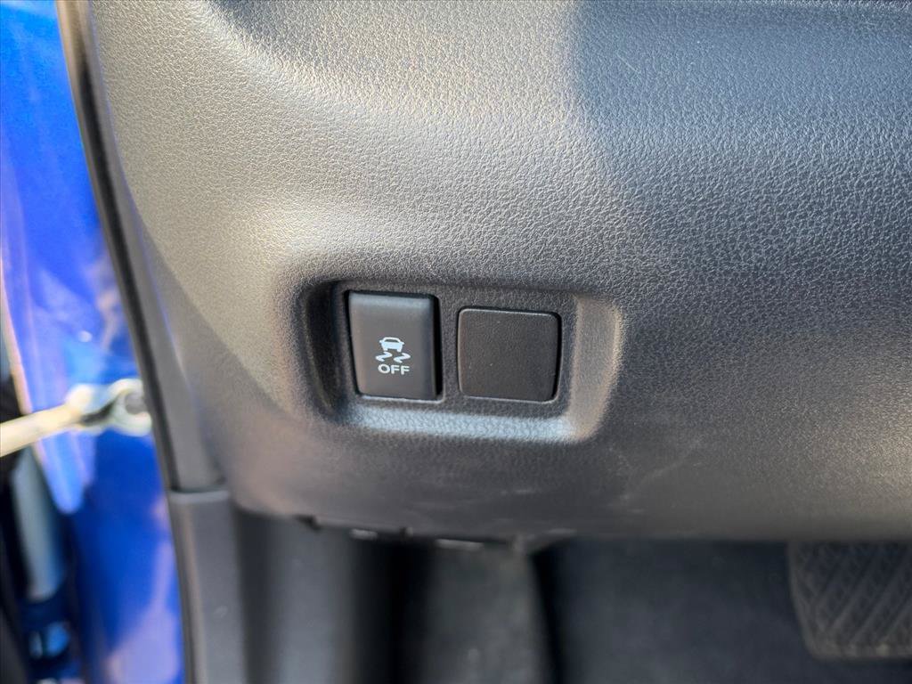 Used 2016 Nissan Versa Note SV FWD image 19