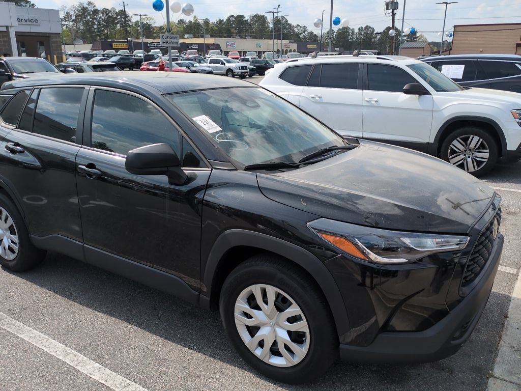 Used 2024 Toyota Corolla Cross L image 2