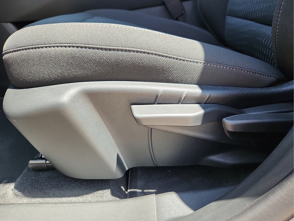 New 2027 Chevrolet Equinox LT FWD image 16