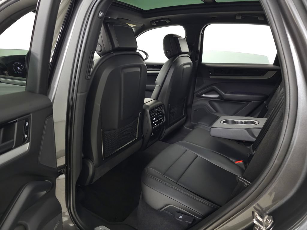 Used 2025 Porsche Cayenne E-Hybrid AWD/4WD image 41