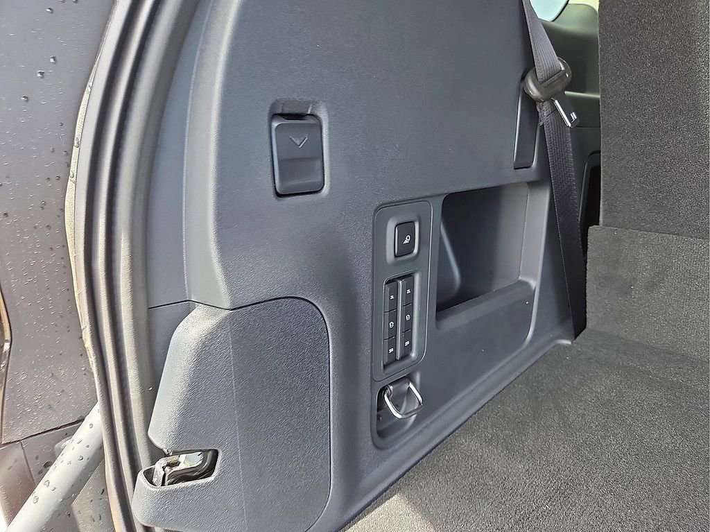 New 2026 Ford Expedition Active image 9