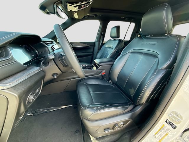 Used 2025 Jeep Grand Cherokee Overland AWD/4WD image 23