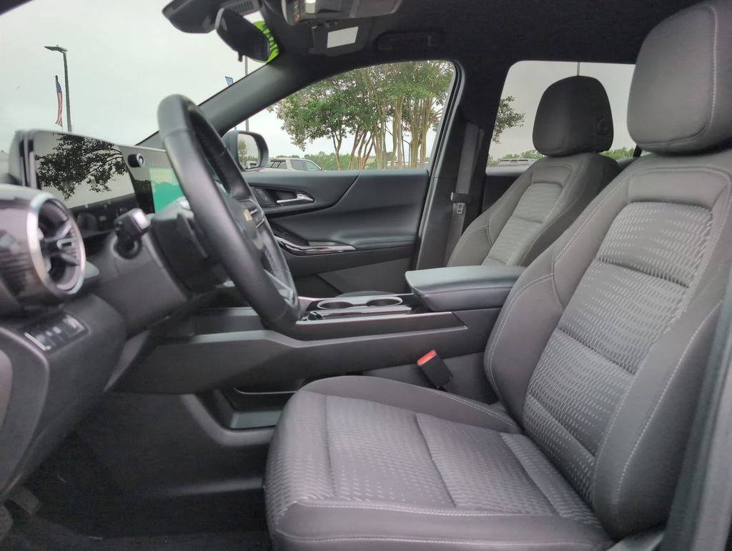 Used 2025 Chevrolet Equinox LT FWD image 14