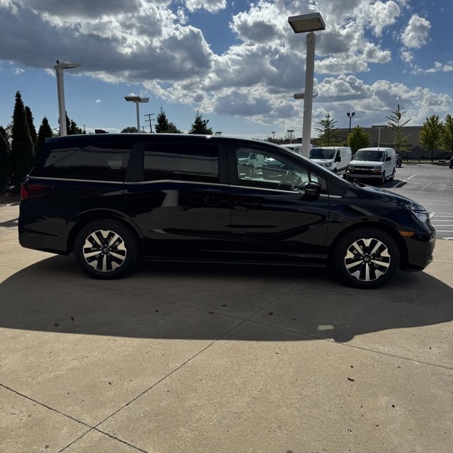 New 2026 Honda Odyssey EX-L image 2