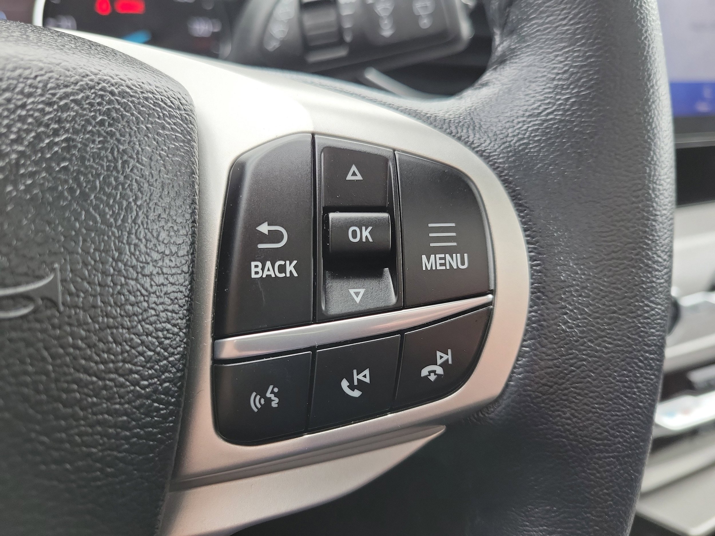 Used 2023 Ford Explorer XLT w/ Equipment Group 202A AWD/4WD image 26