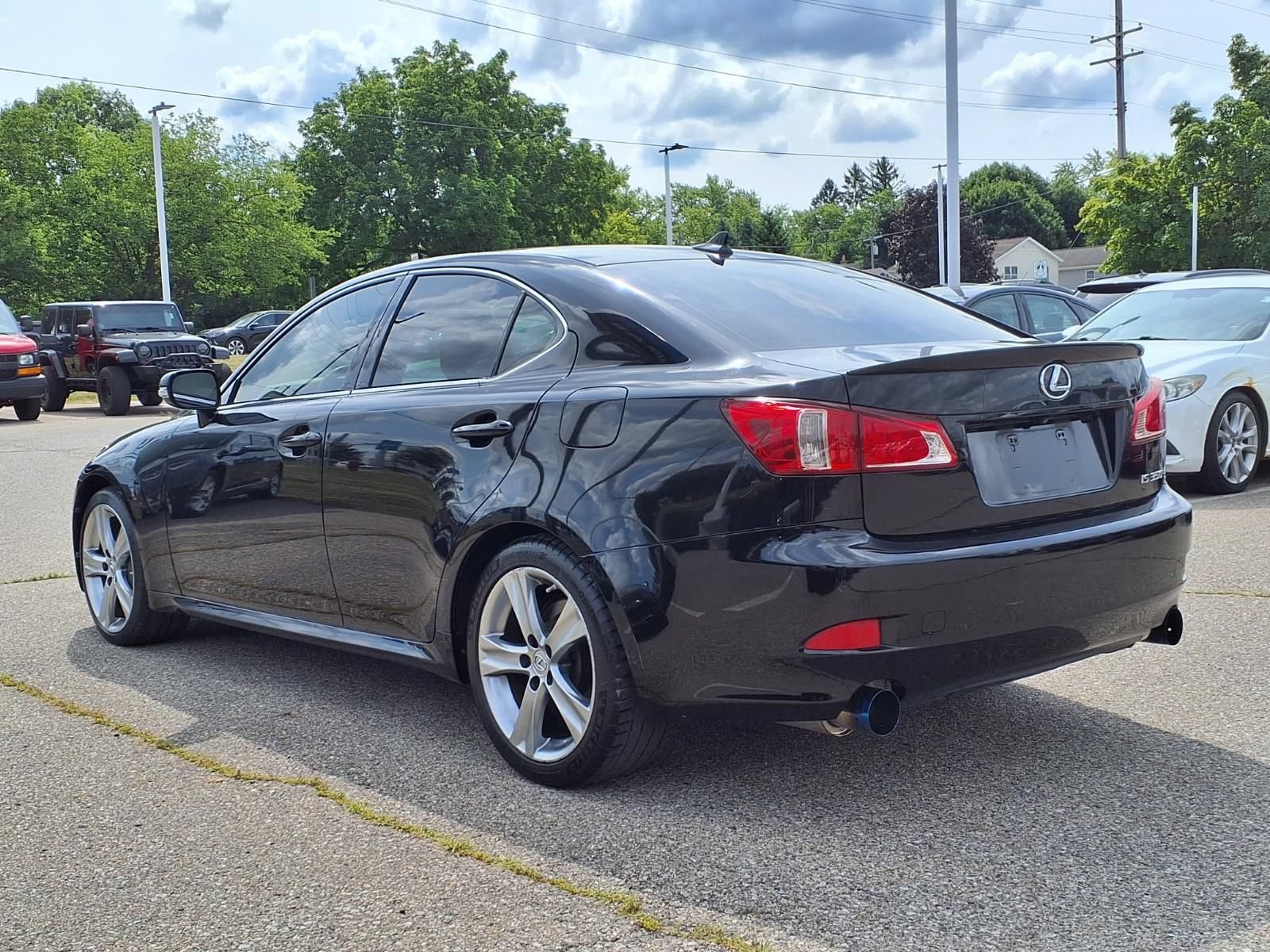 Used 2012 Lexus IS 350 w/ Premium Pkg Value Edition RWD image 7