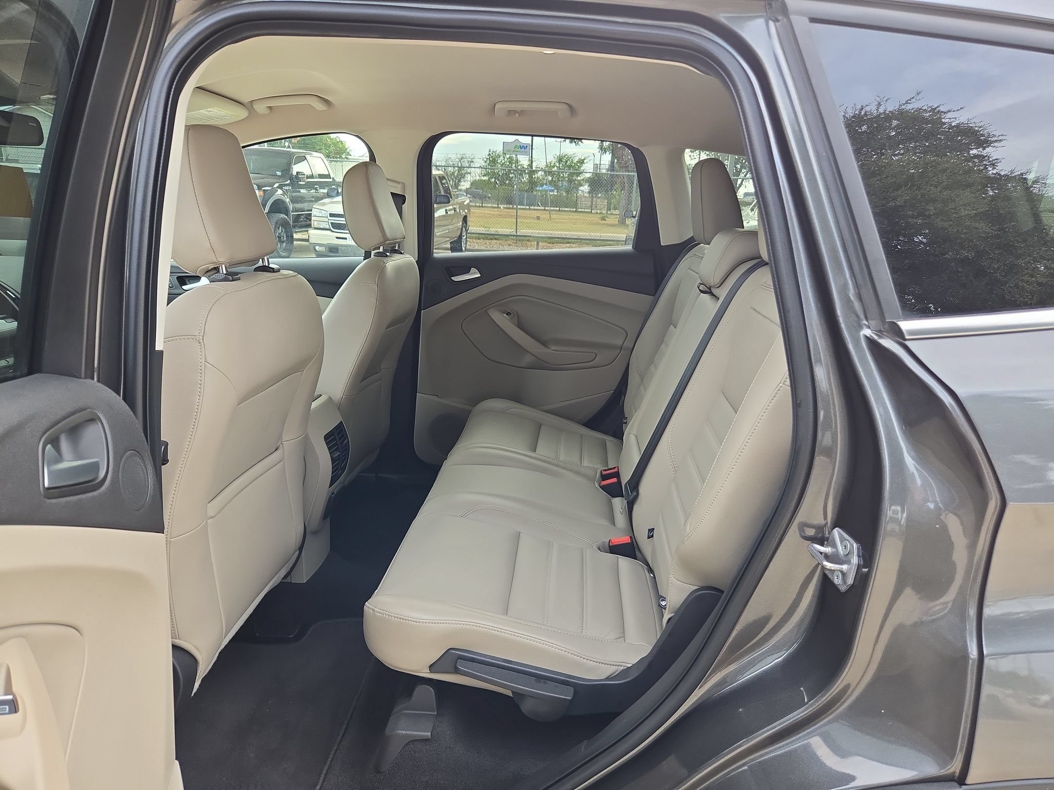 Used 2019 Ford Escape Titanium AWD/4WD image 13