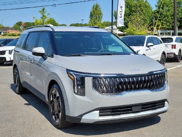 New 2027 Kia Carnival EX FWD image 3