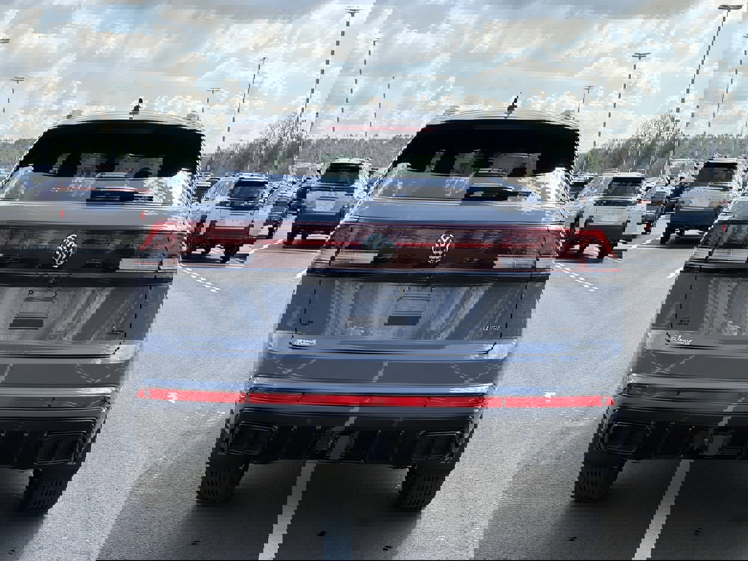 Used 2025 Volkswagen Atlas Cross Sport SEL R-Line image 10