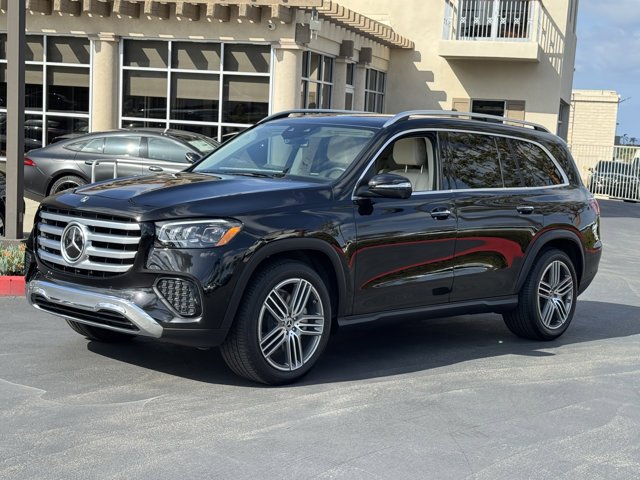 Used 2024 Mercedes-Benz GLS 450 4MATIC image 4