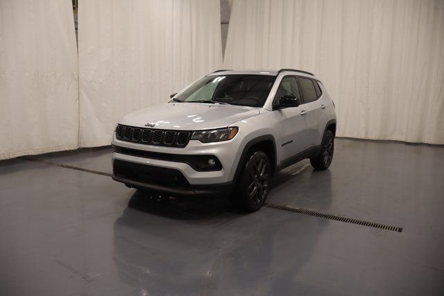 New 2026 Jeep Compass Latitude image 5