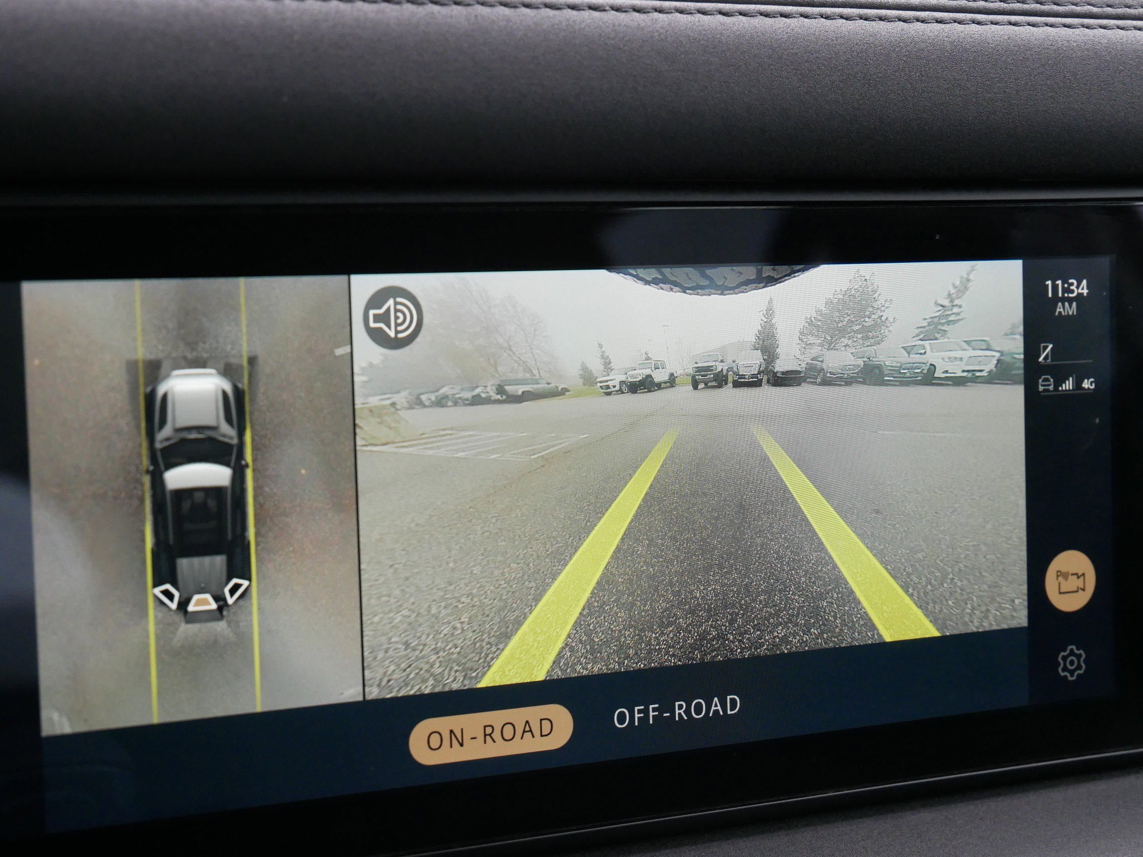 Used 2020 Land Rover Defender 110 SE image 30