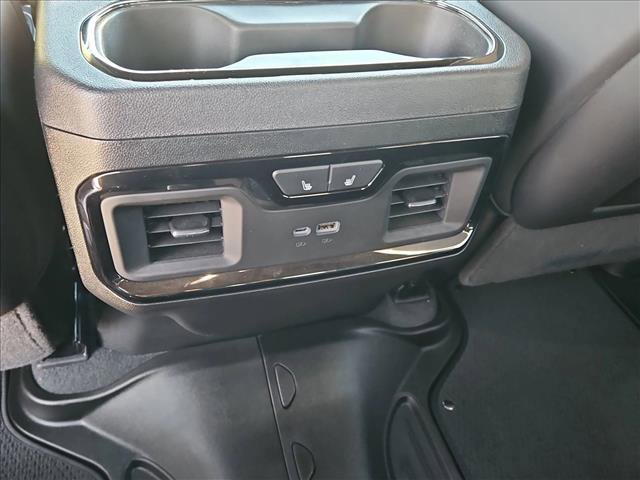 Used 2024 GMC Sierra 2500 AT4X image 17