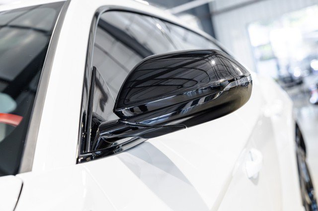 Used 2022 Lamborghini Urus AWD/4WD image 12