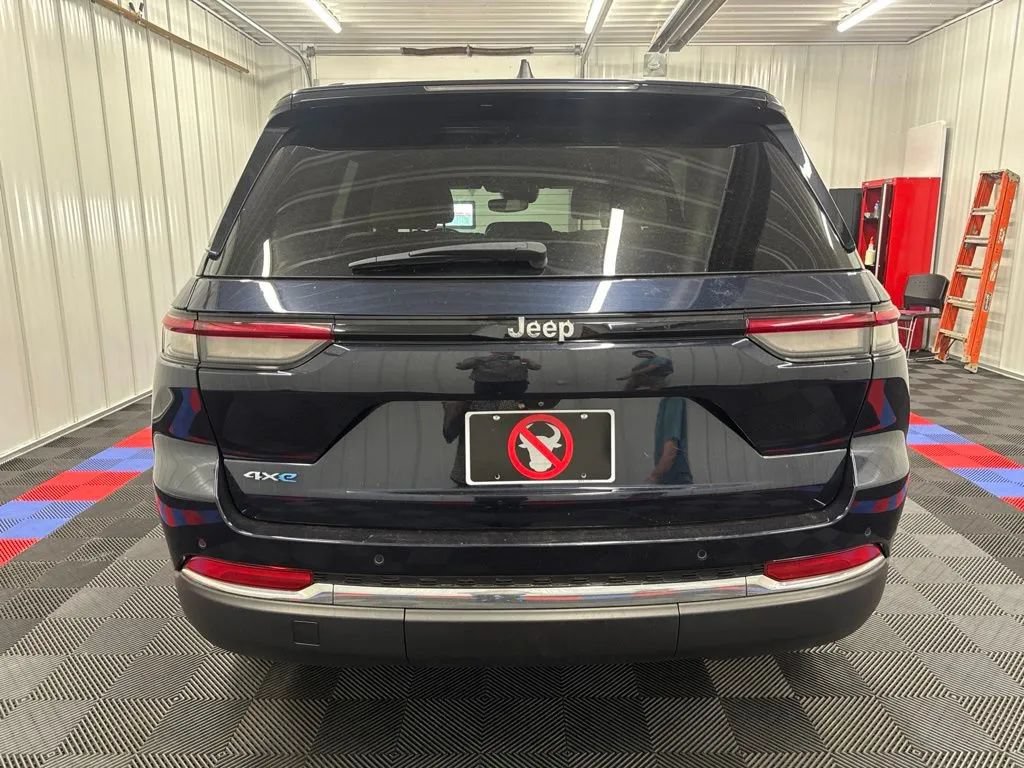 Used 2022 Jeep Grand Cherokee Limited 4xe AWD/4WD image 4