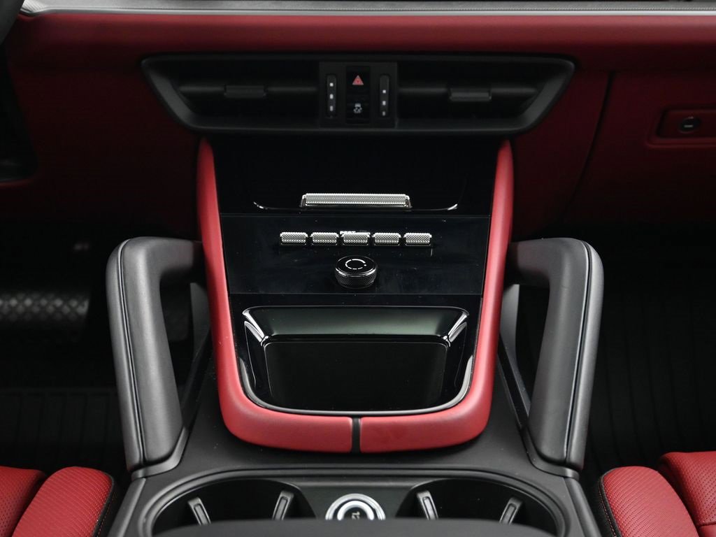 Certified 2026 Porsche Cayenne Coupe image 10