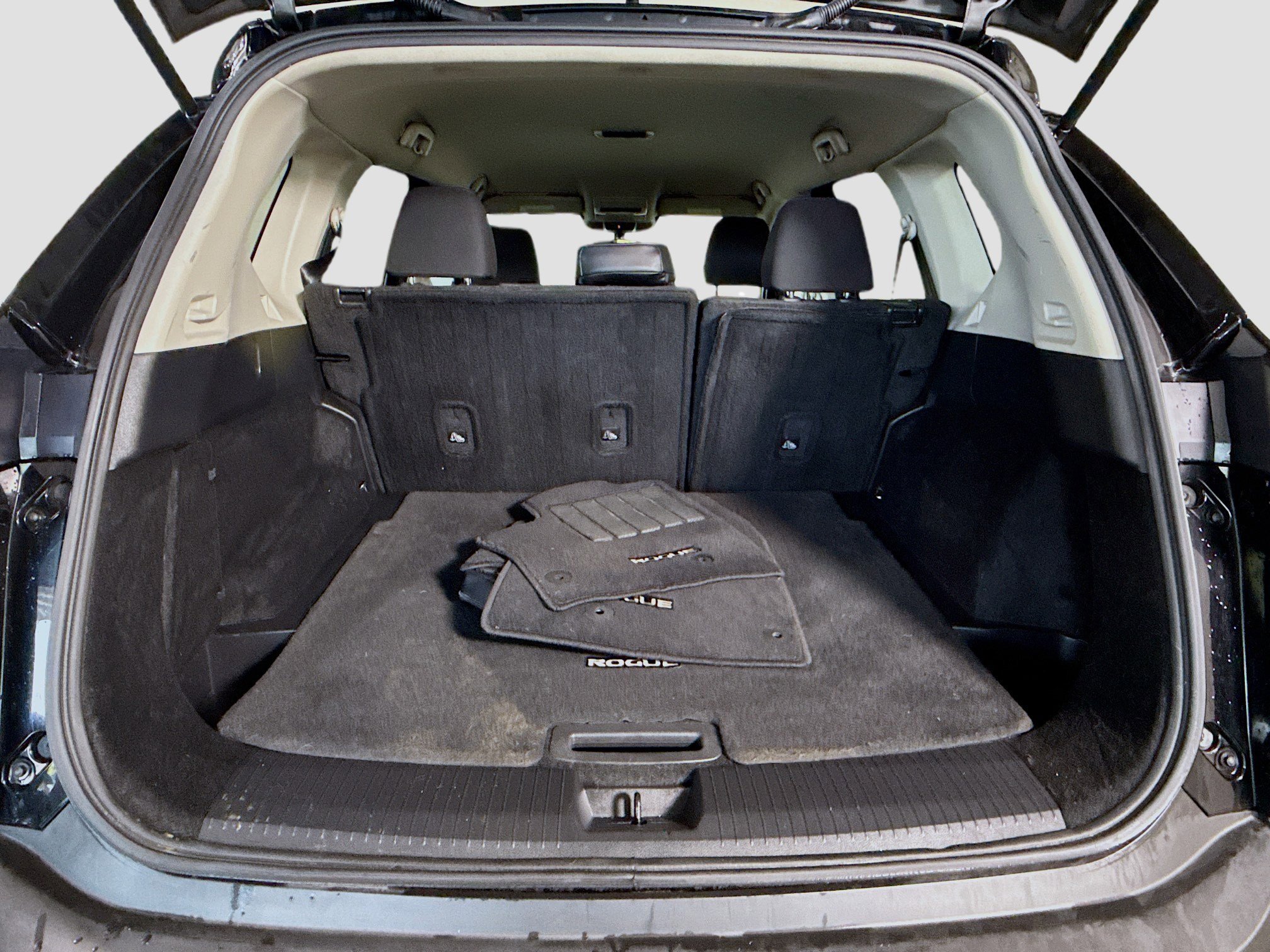 Used 2023 Nissan Rogue S image 35