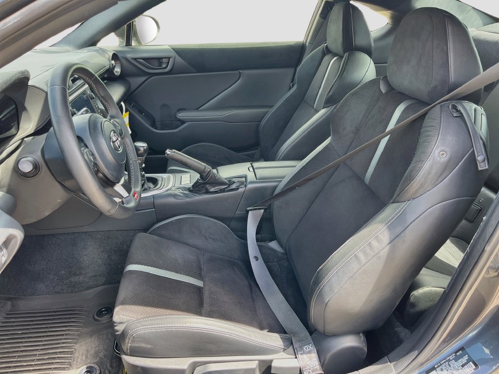 Used 2025 Toyota GR86 Premium w/ ALL Weather Mat Package (TMS) RWD image 20