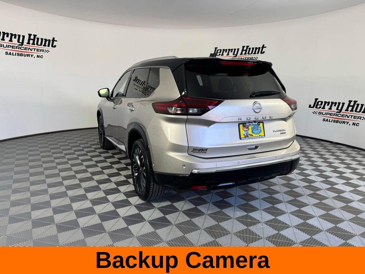 Used 2025 Nissan Rogue Platinum image 9