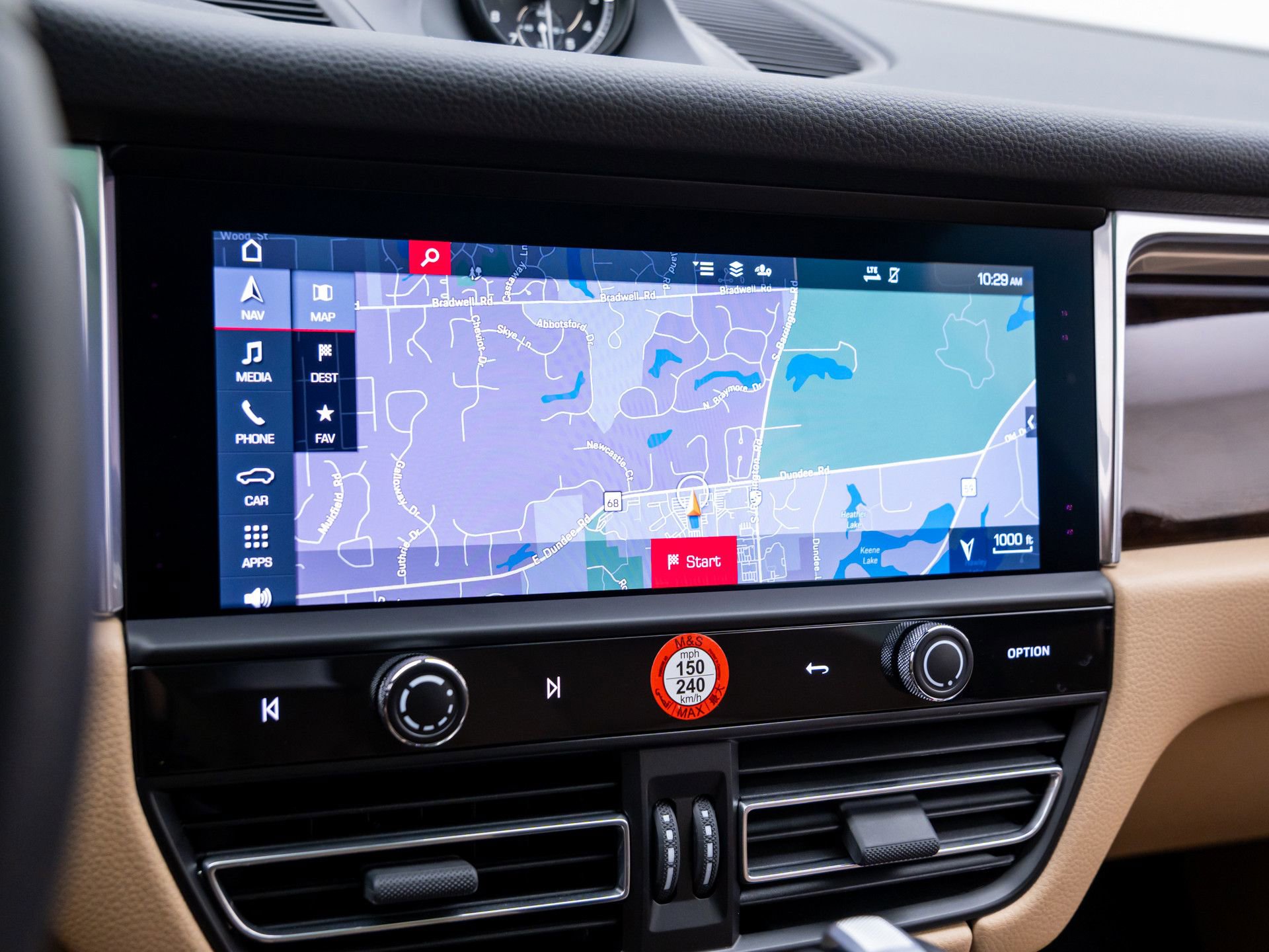 Certified 2025 Porsche Macan image 26