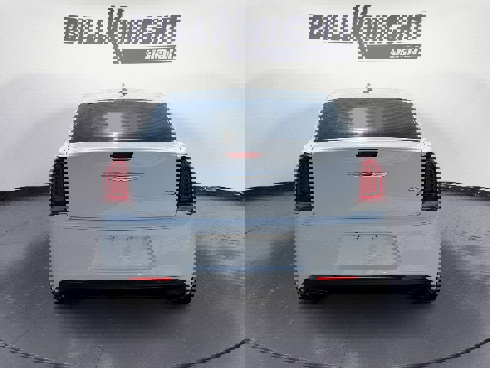 Used 2018 Chrysler 300 S w/ 300S Alloy Package image 4