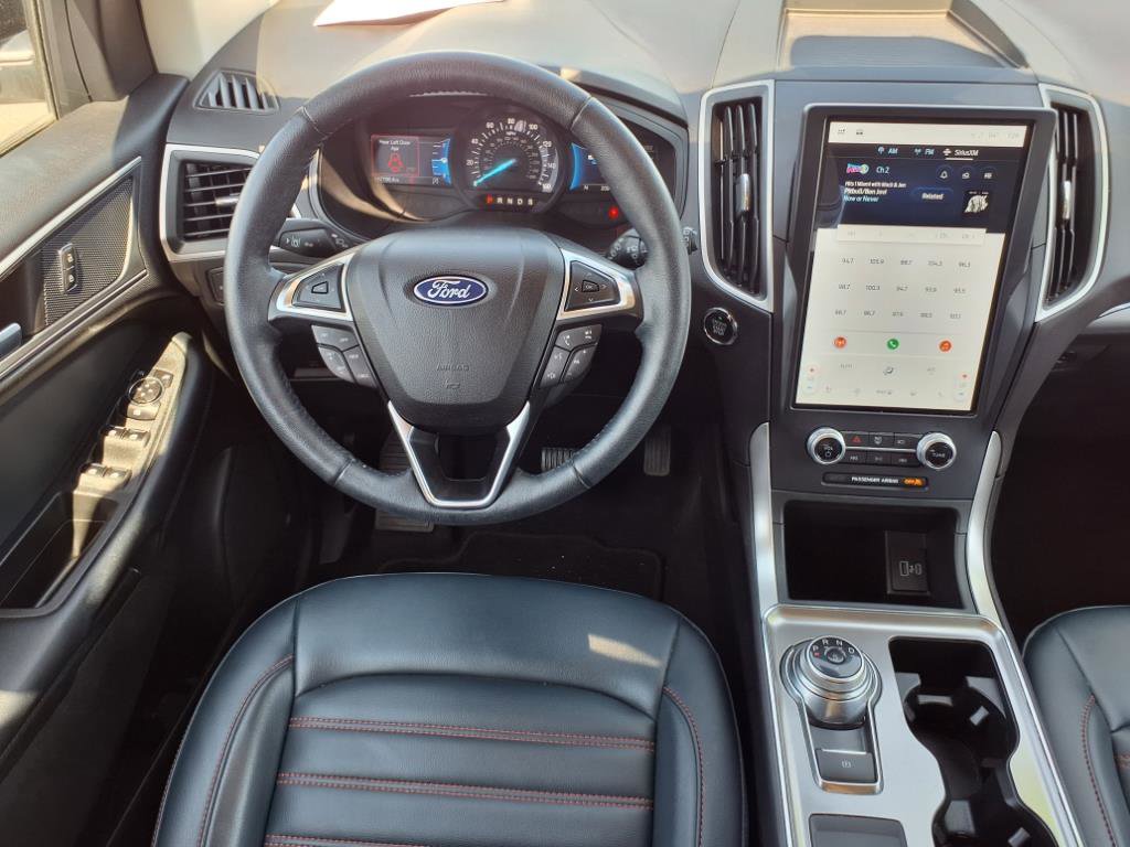 Used 2023 Ford Edge SEL w/ Sport Appearance Package image 6