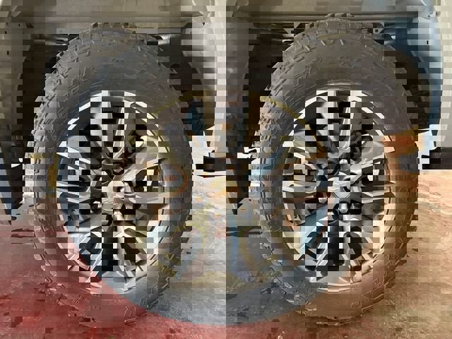 Used 2024 Chevrolet Silverado 1500 LT AWD/4WD image 26