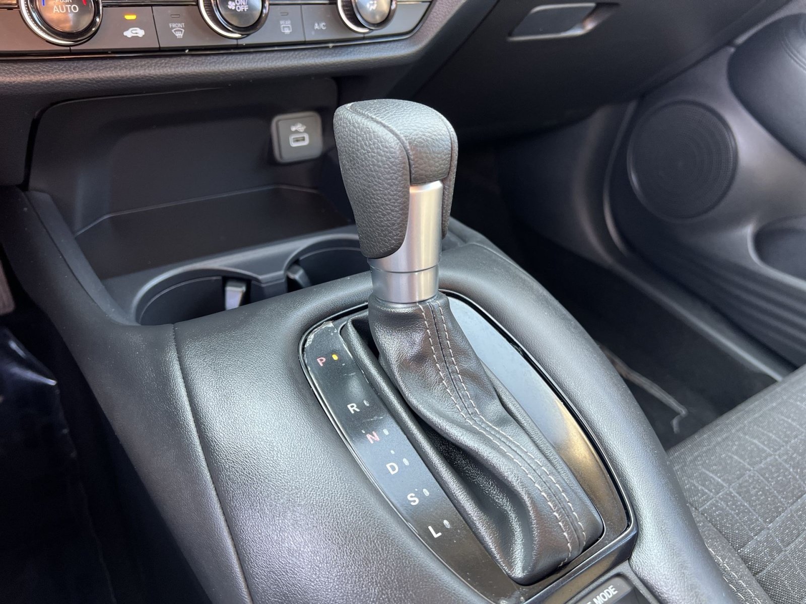 Used 2025 Honda HR-V LX image 21