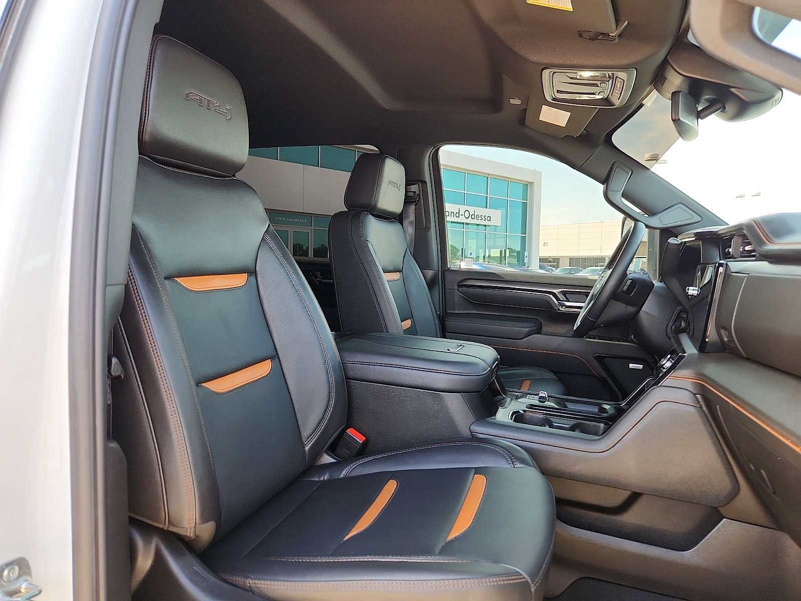 Used 2025 GMC Sierra 2500 AT4 image 15