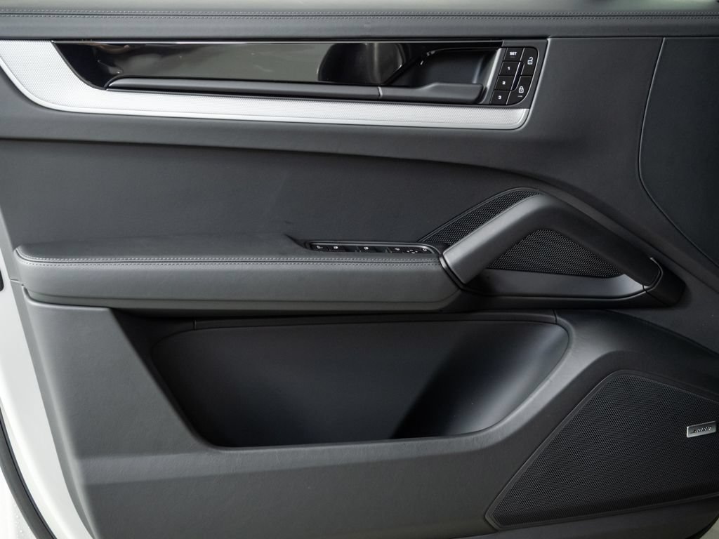 New 2026 Porsche Cayenne AWD/4WD image 6