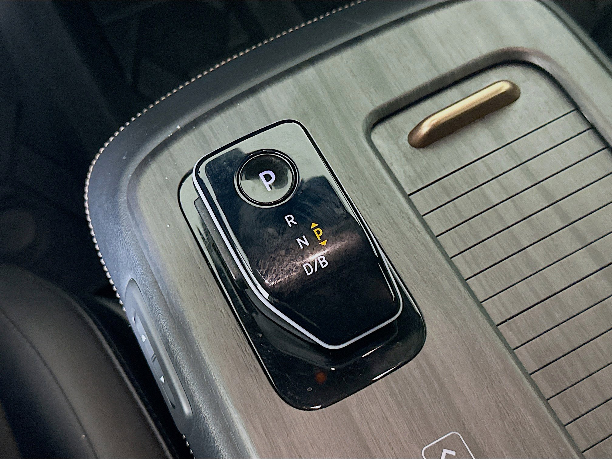 Used 2024 Nissan Ariya FWD image 25