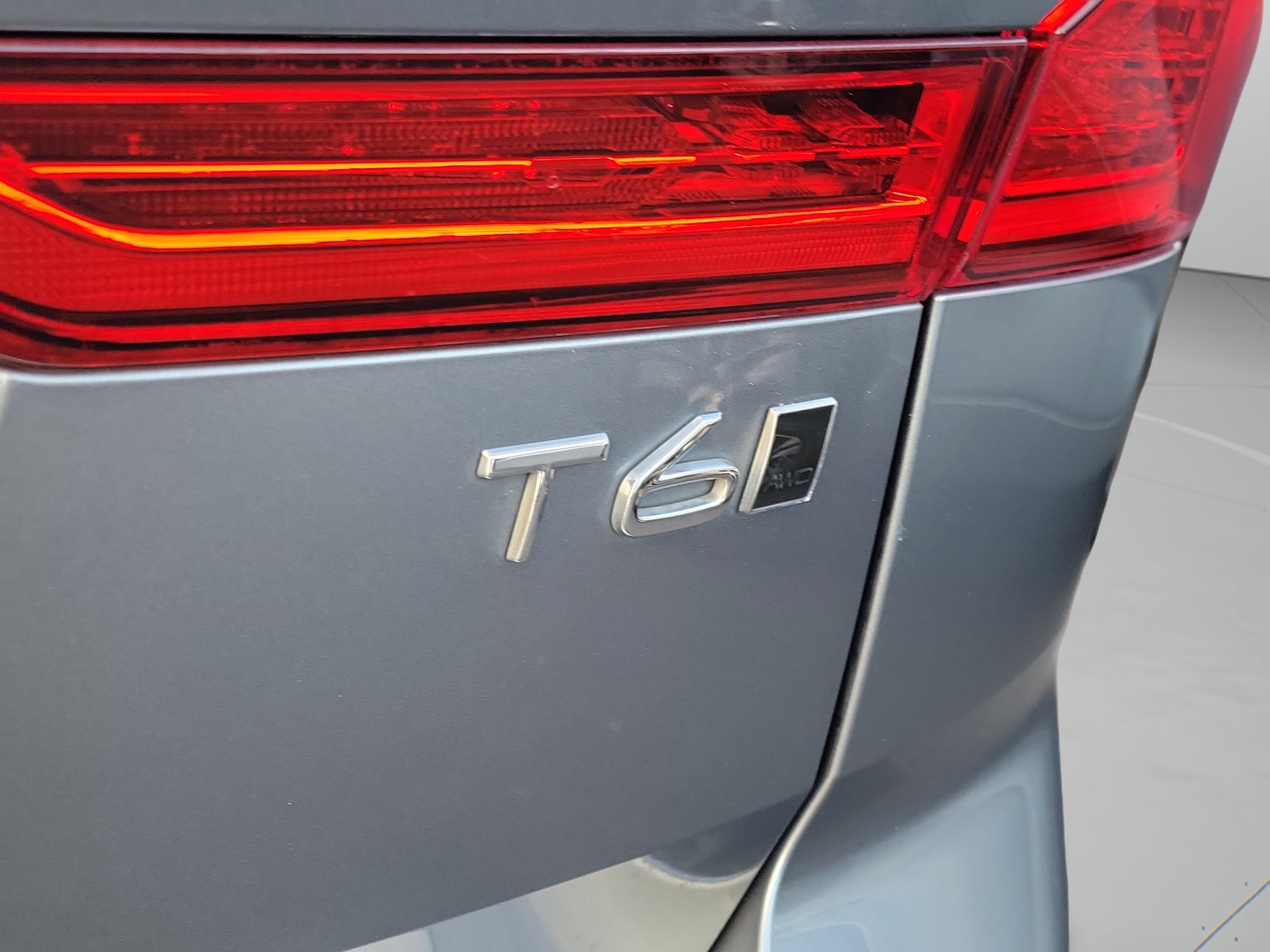 Used 2021 Volvo XC60 T6 Momentum w/ Climate Package AWD/4WD image 22